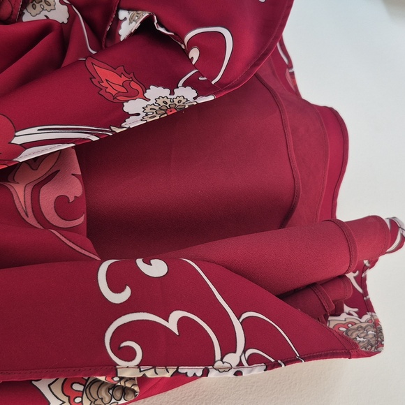 Red floral skirt - Picture 8 of 9